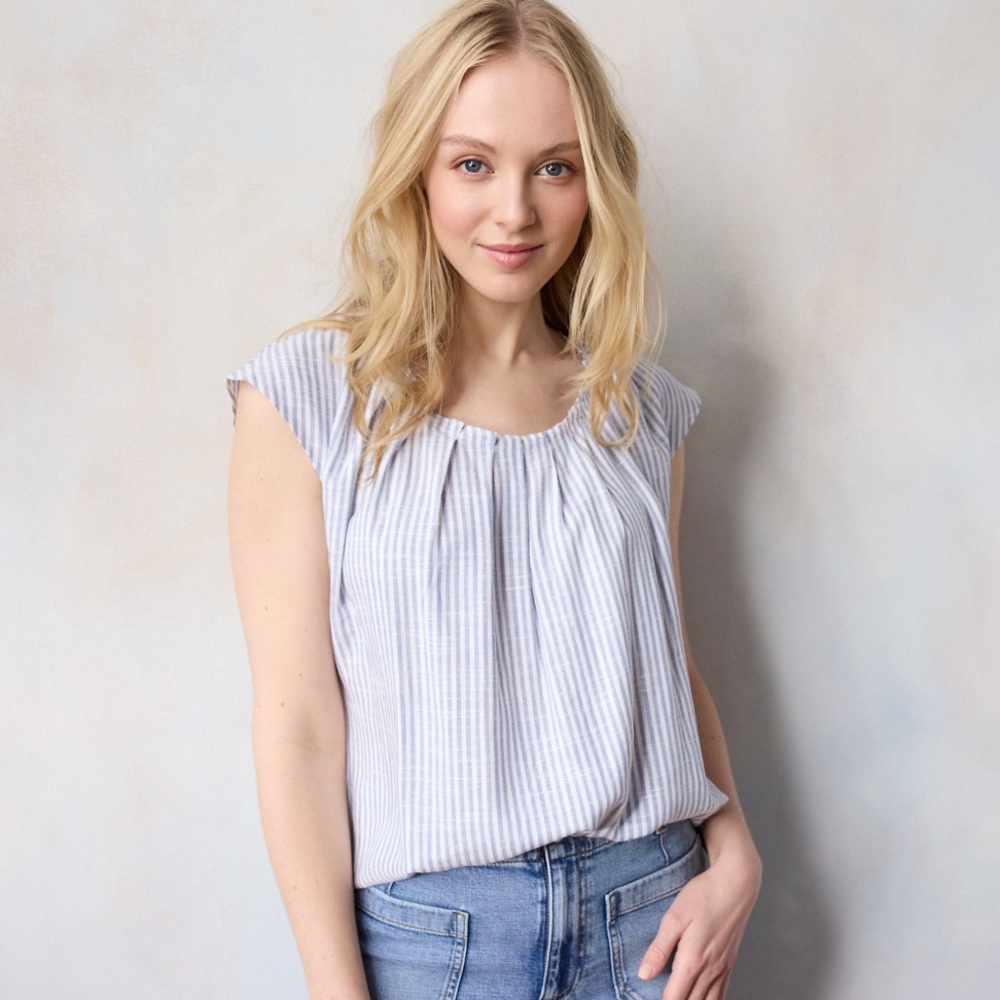 NWOT LC Lauren Conrad Pleated Scoop Neck Top